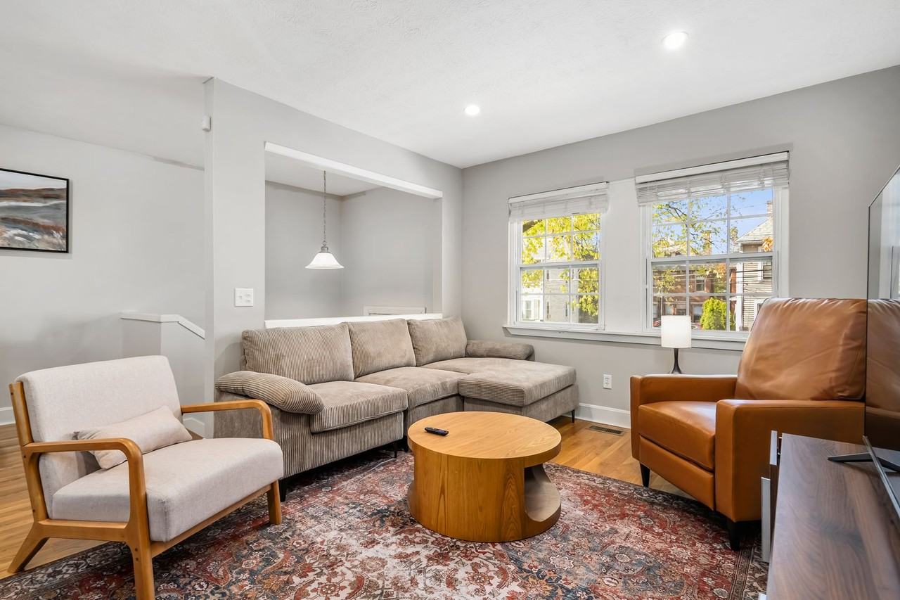 1230 Forsythe Ave - Photo 7 of 39