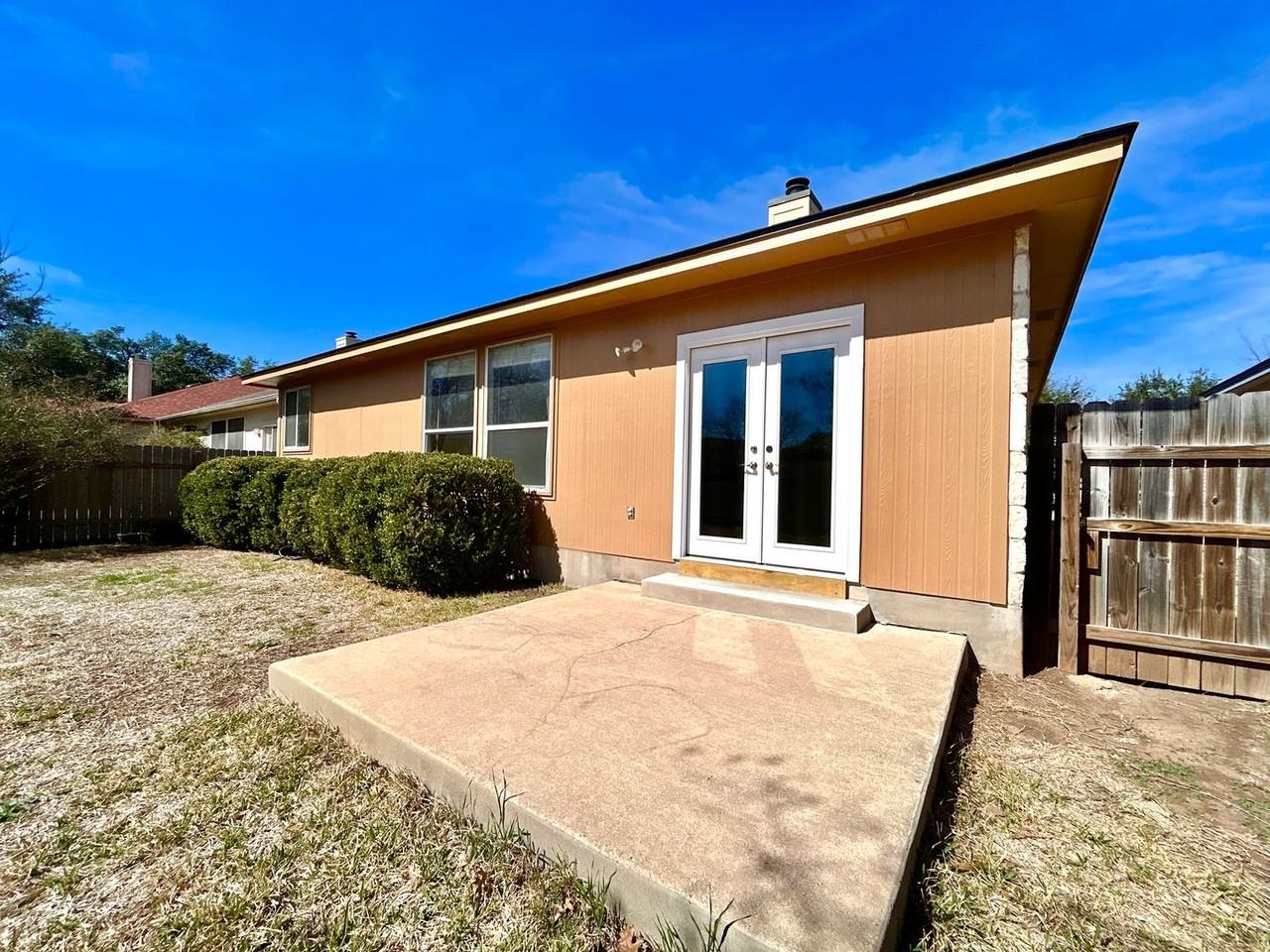 4029 Barlow Dr - Photo 6 of 31