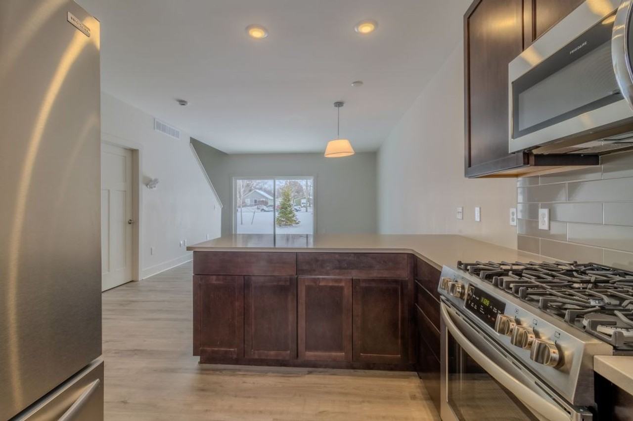 ZO- 1502 Simsbury St - Photo 7 of 44