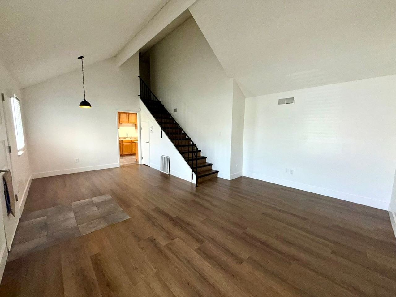 1643 York Way - Photo 2 of 21