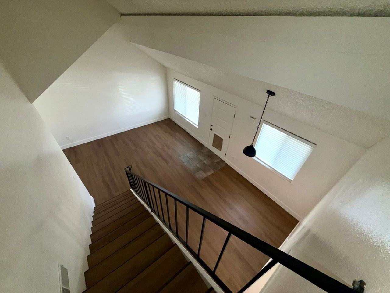 1643 York Way - Photo 7 of 21