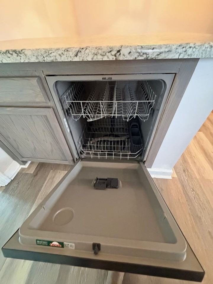 East Ave - Photo 7 of 23