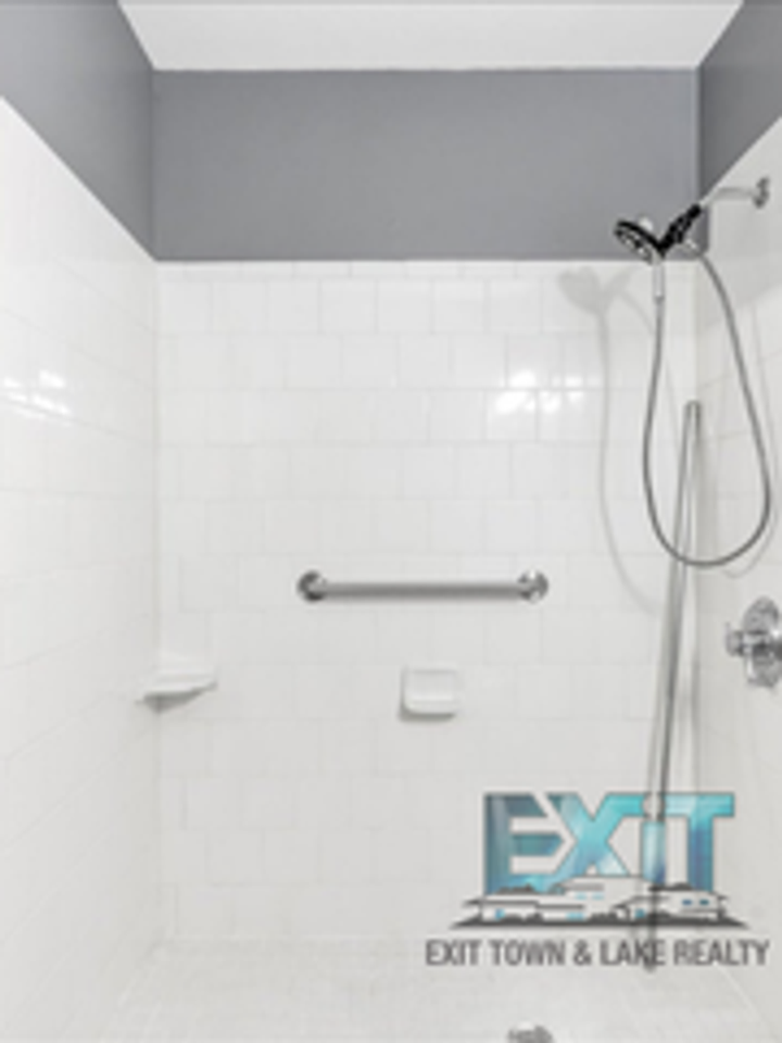 215 Lincoln Ave - Photo 3 of 22