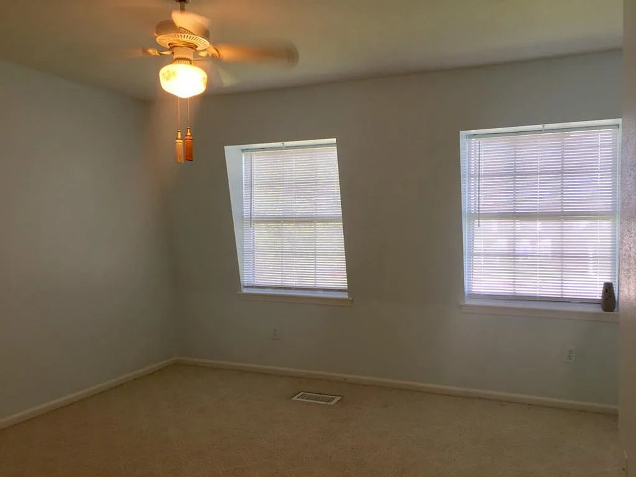 6927 Calder Ave #6 - Photo 3 of 8