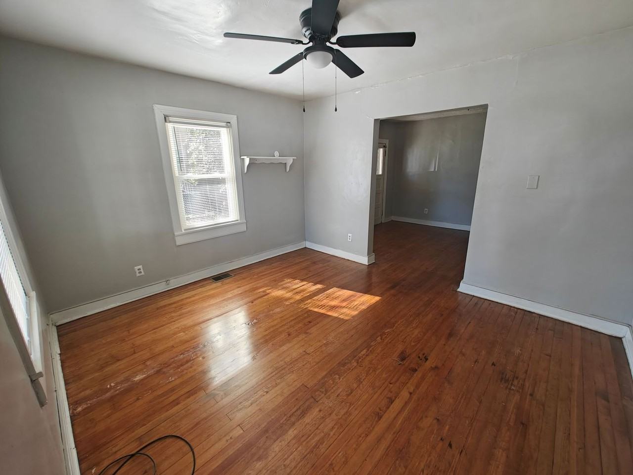 4908 Leonard Ave - Photo 5 of 16