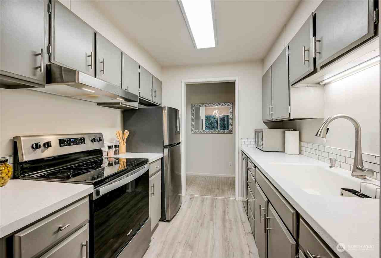 19414 Aurora Ave N #203 - Photo 2 of 9