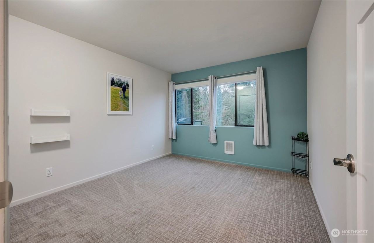 19414 Aurora Ave N #203 - Photo 5 of 9