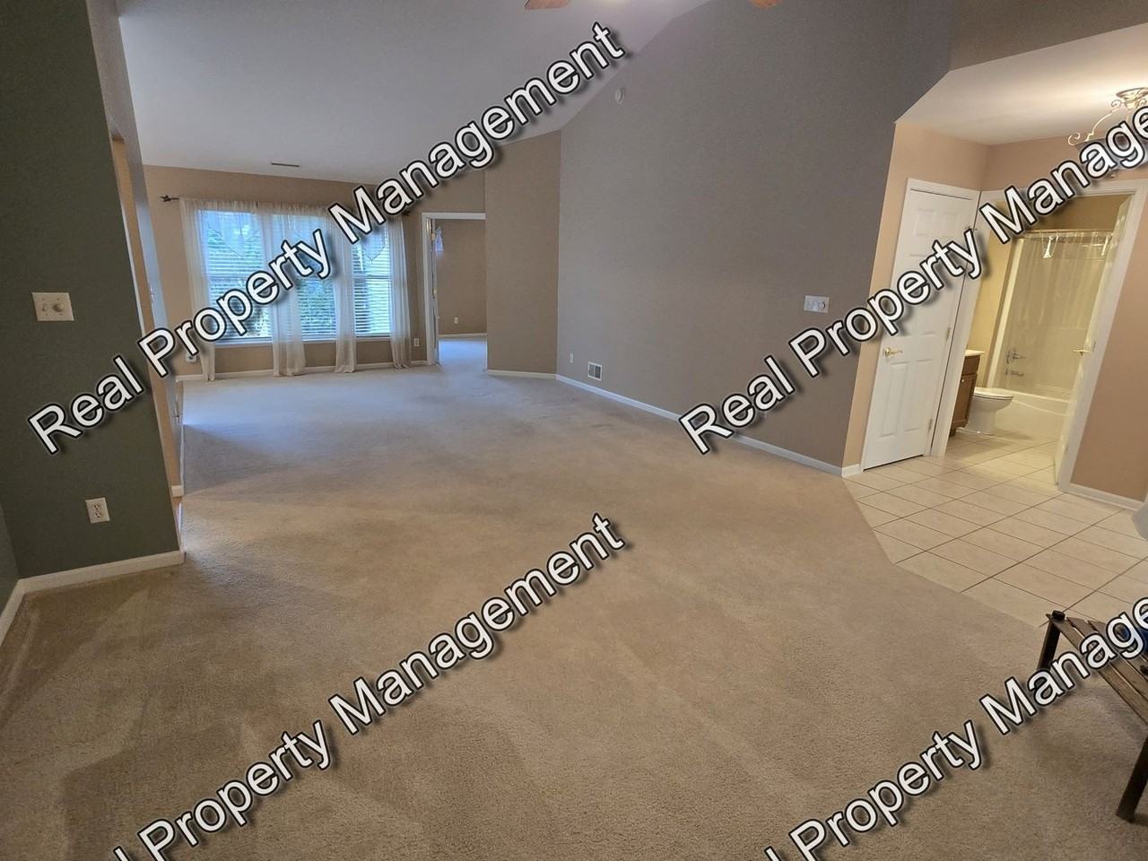 1077 Wildwood Ln - Photo 2 of 16