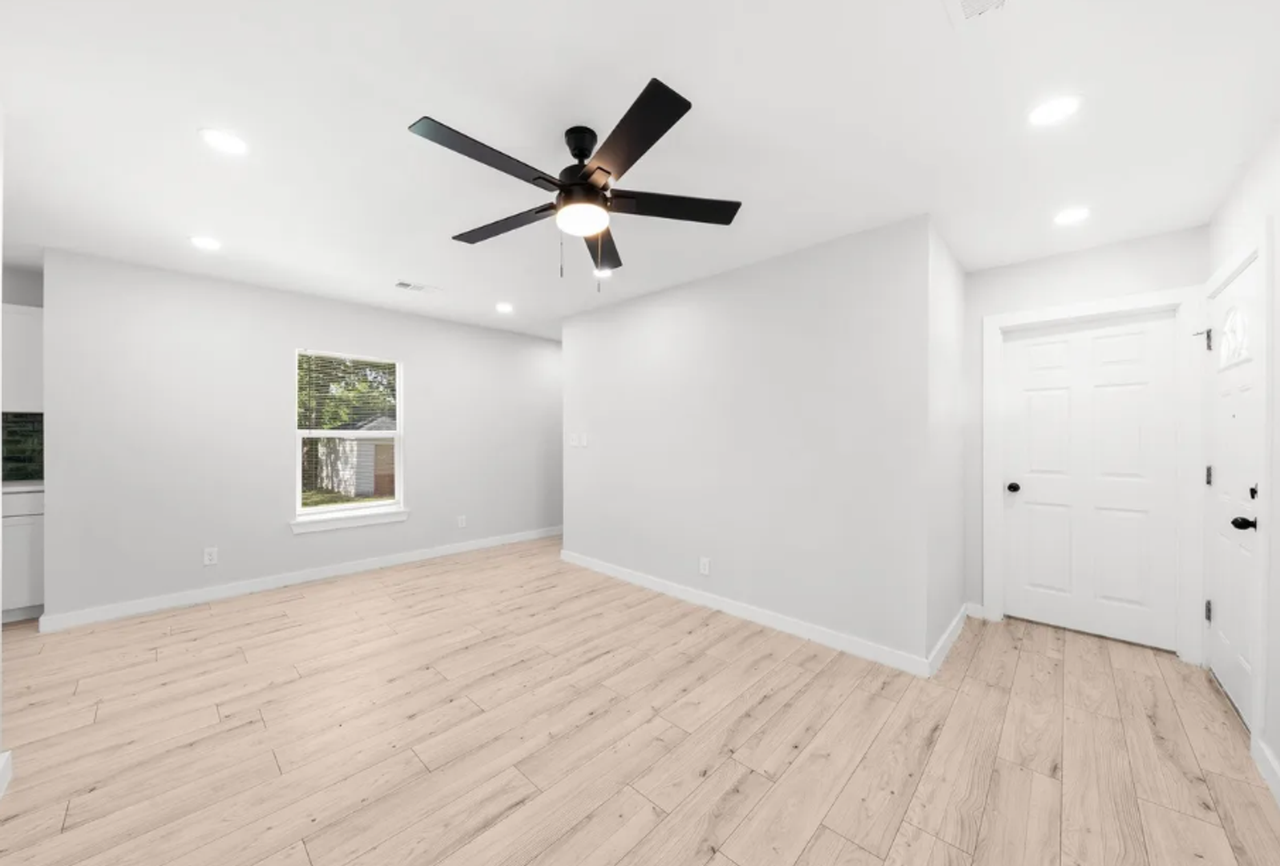 3313 Thibet St - Photo 6 of 9