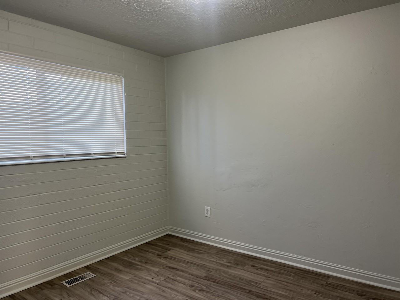 260 N Aly #11 - Photo 3 of 15