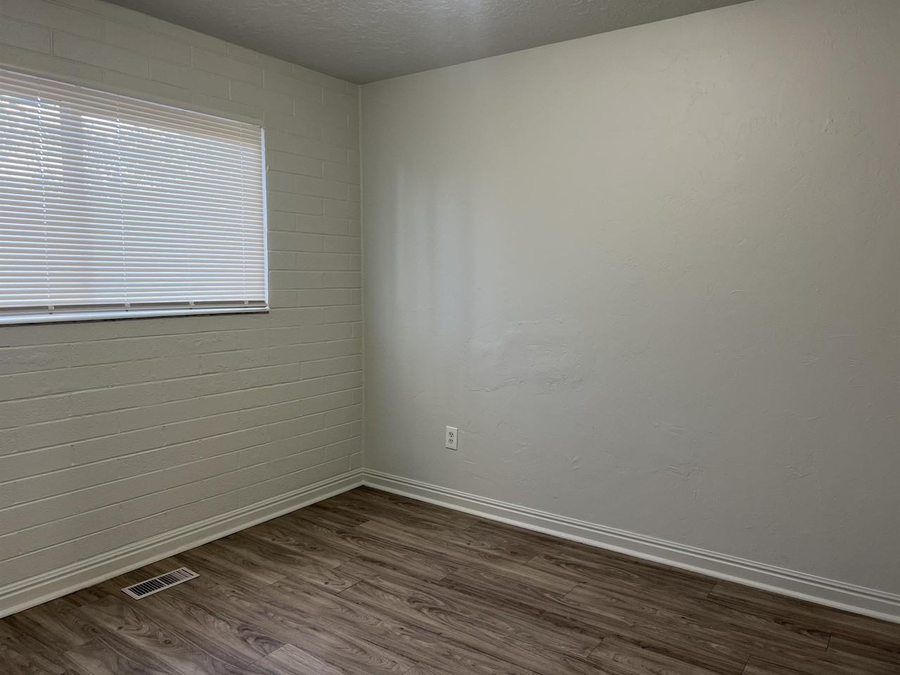 260 N Aly #11 - Photo 4 of 15