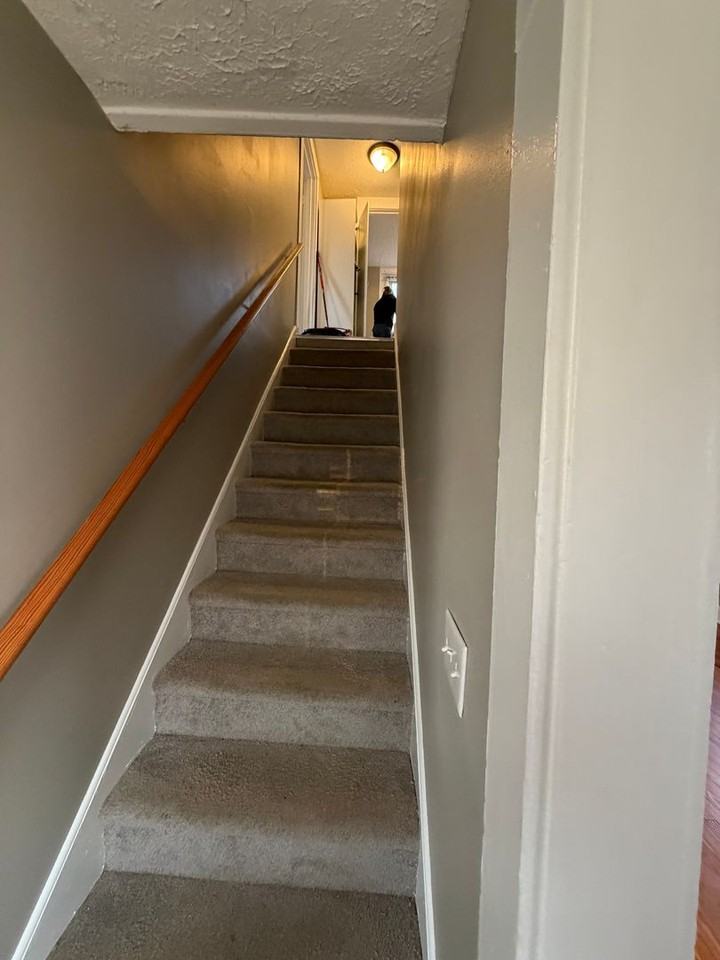 921 Fairview Ave - Photo 3 of 7