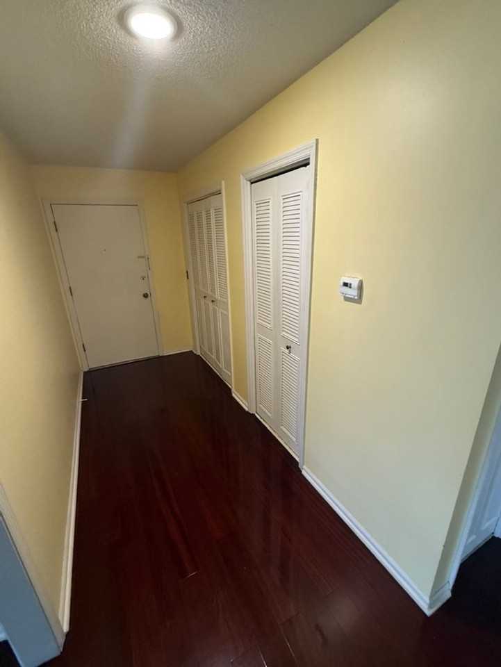 7614 W 59th Ter - Photo 6 of 35