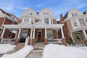 featured image of 1542 W Walnut St #2