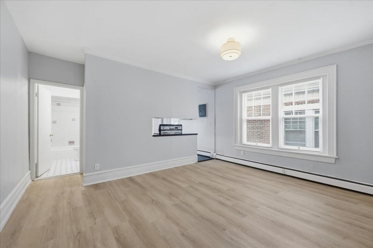 1542 W Walnut St #2 - Photo 6 of 25