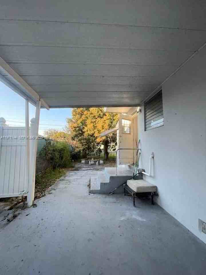 121 Ne 169th Ter - Photo 2 of 11