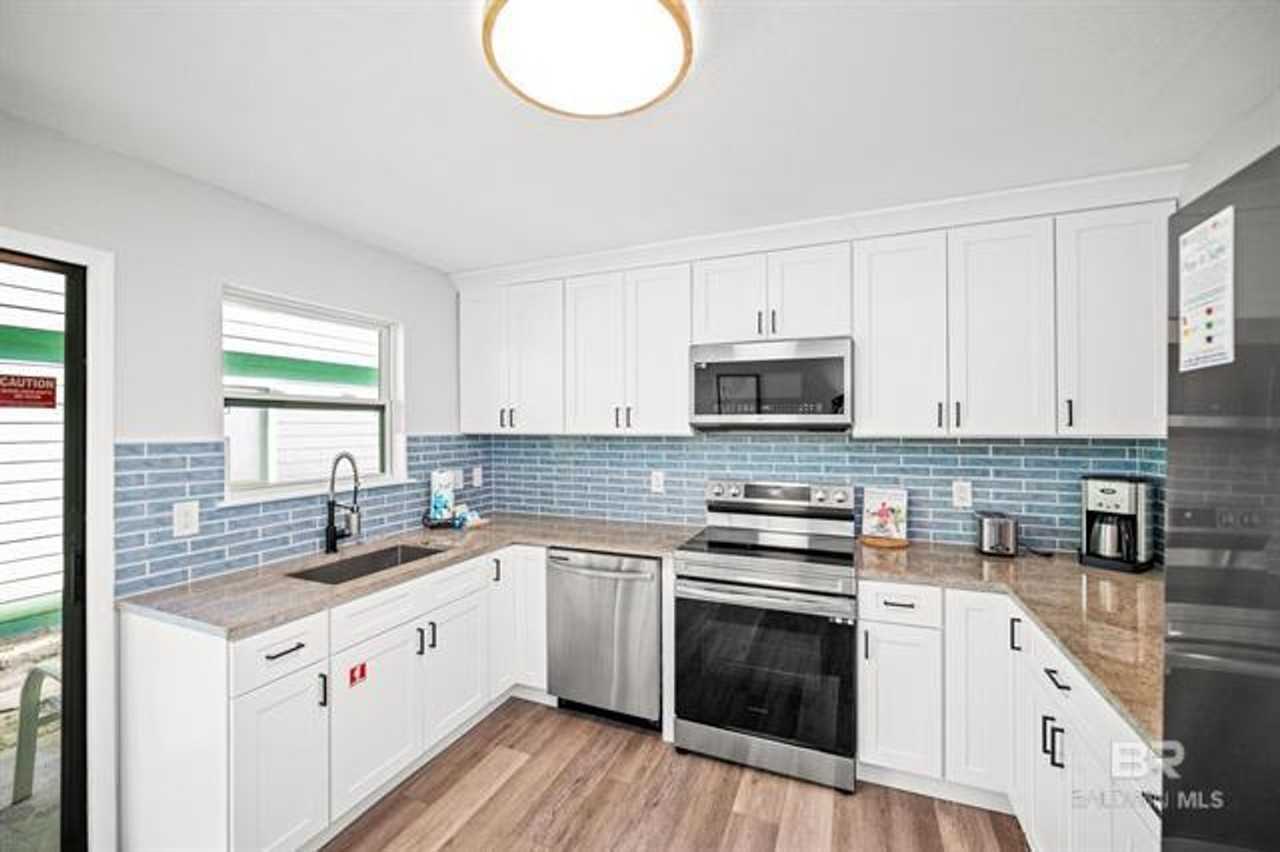 979 W Lagoon Ave - Photo 7 of 18