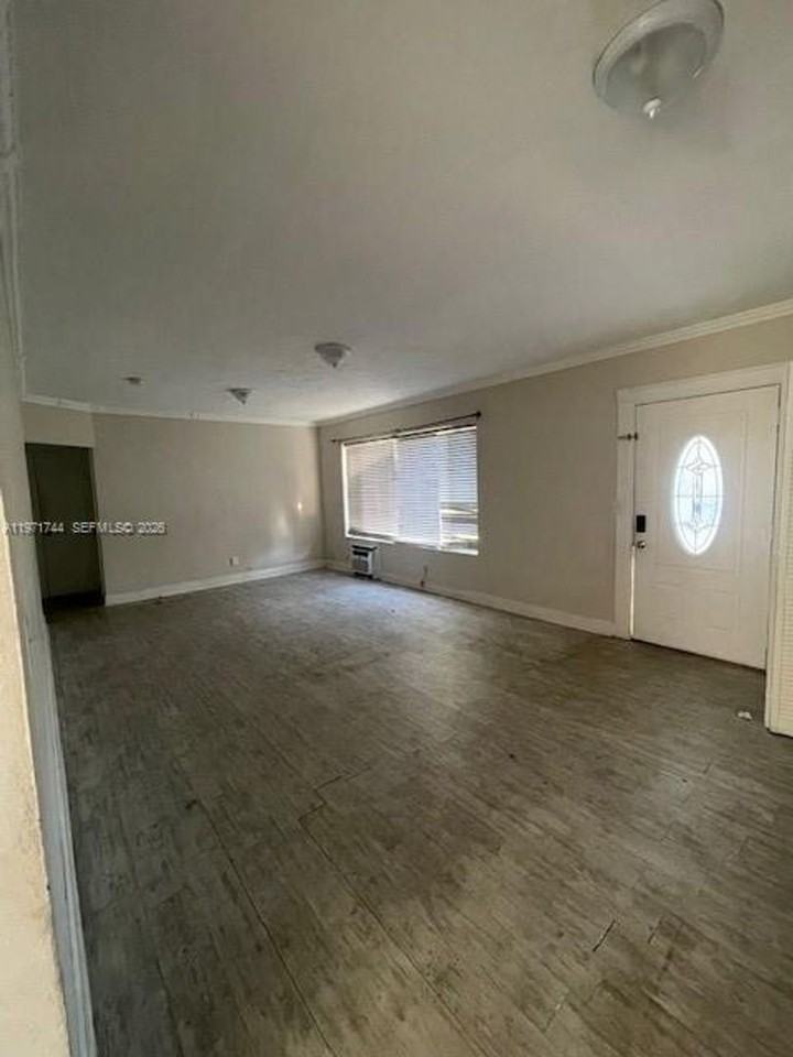 121 Ne 169th Ter - Photo 2 of 11