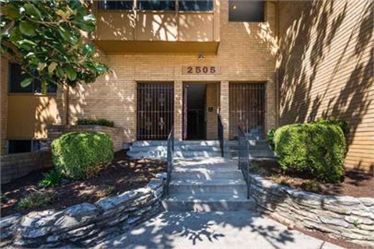 2501 Brownsboro Rd - Photo 2 of 9