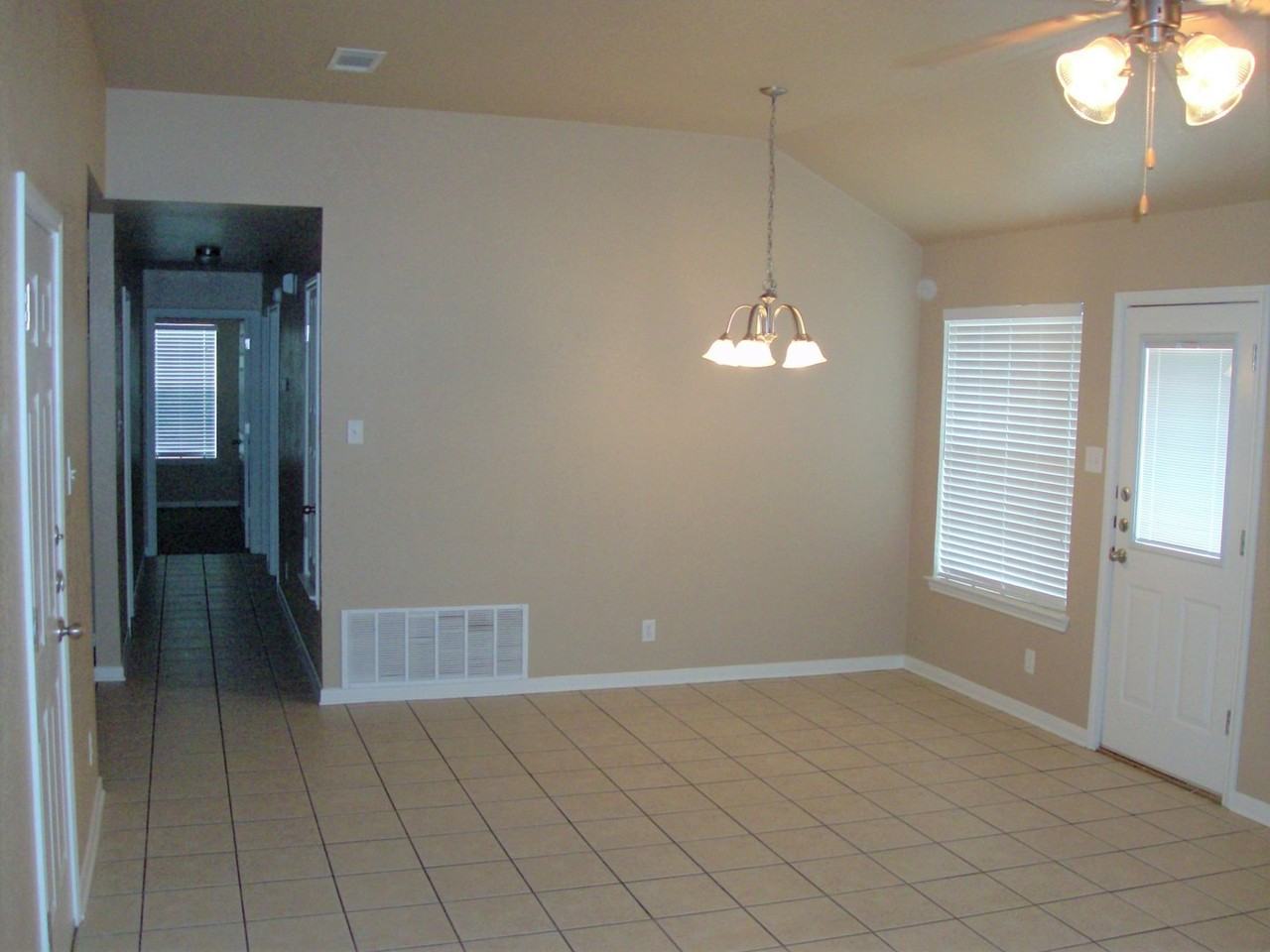 4908 Heather Ln - Photo 4 of 26