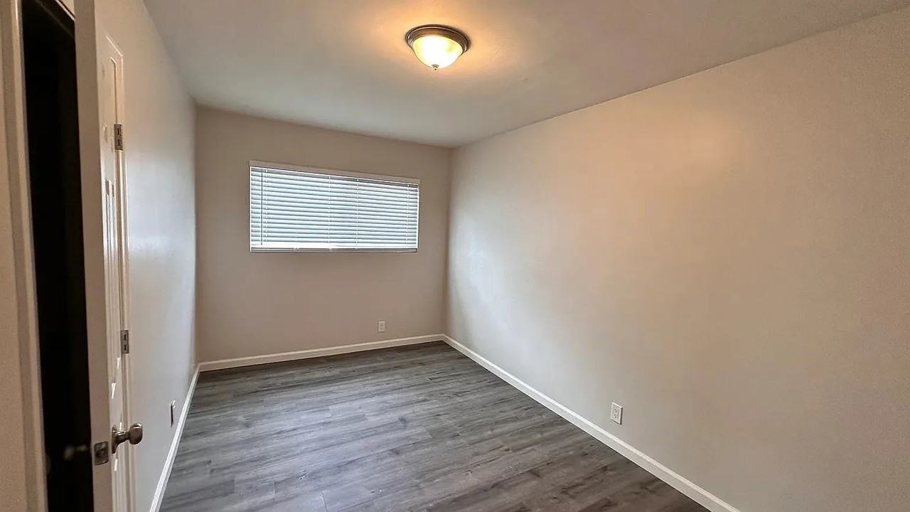 178 West Los Angeles Drive - Photo 6 of 12