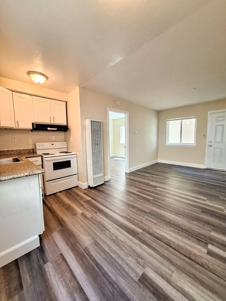 2752 Kollmar Dr #23 - Photo 3 of 18