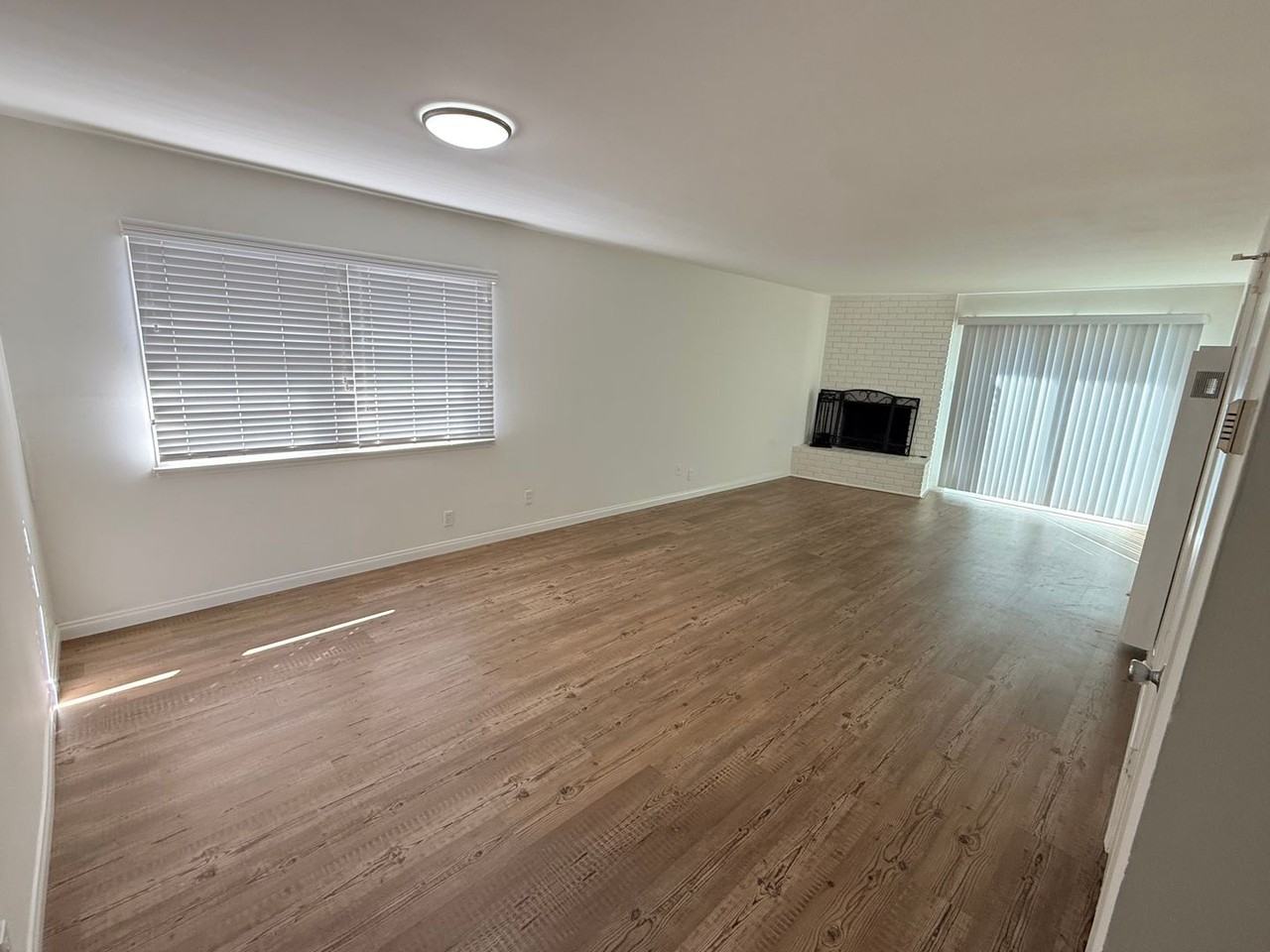 1848 Stevely Ave - Photo 7 of 31