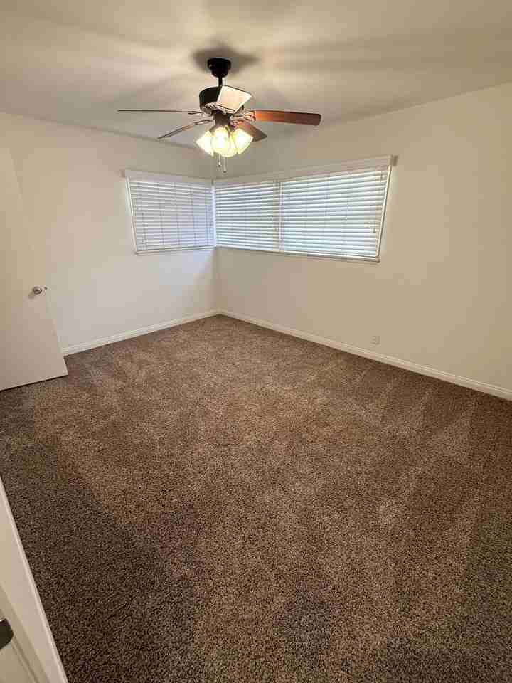 1848 Stevely Ave - Photo 2 of 31