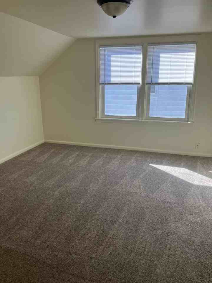 N89W15642 Main St - Photo 5 of 6