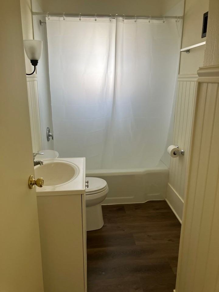 N89W15642 Main St - Photo 6 of 6