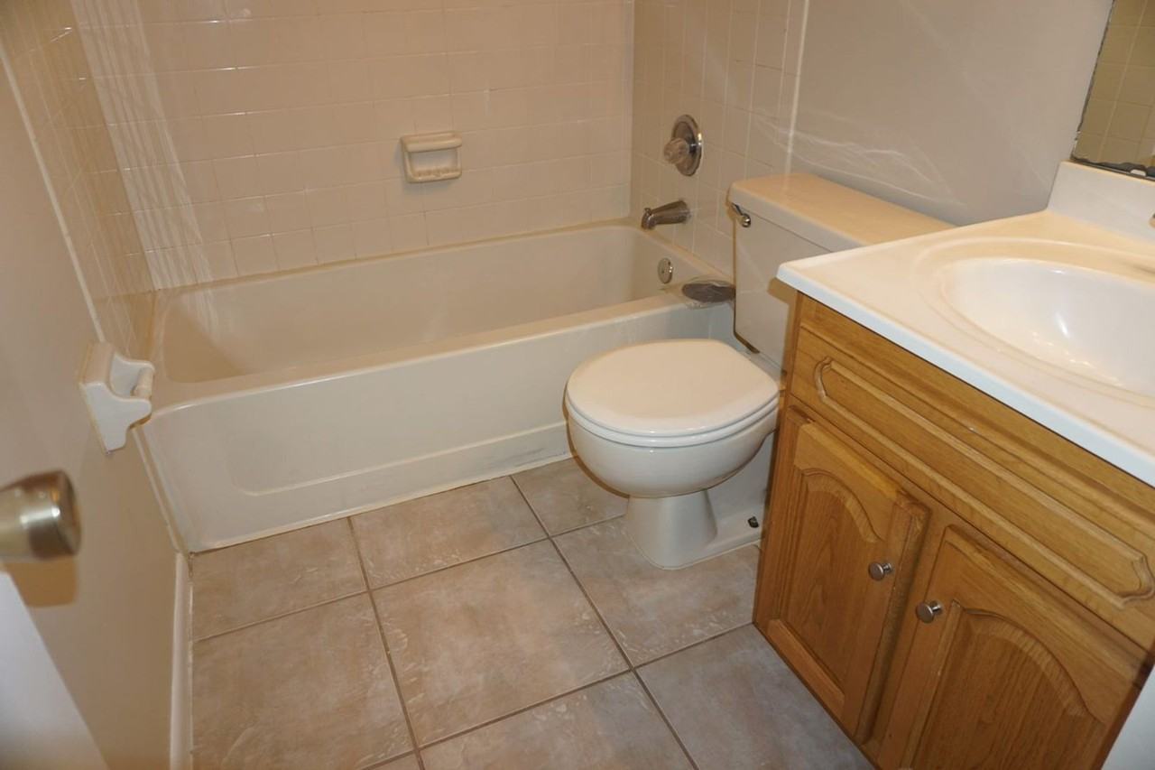 8524 Colony Pine Cir W - Photo 6 of 17