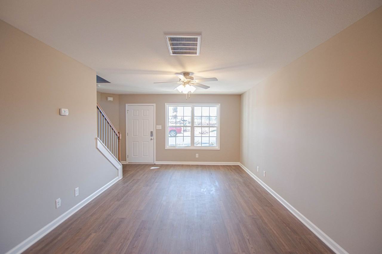 955 Big Sky Dr - Photo 4 of 19