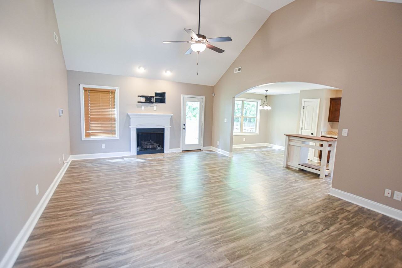 596 Cameo Ct - Photo 2 of 10