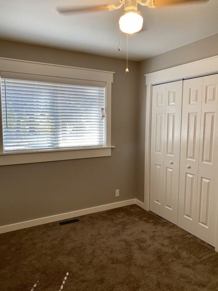 5163 Westside Rd - Photo 5 of 12