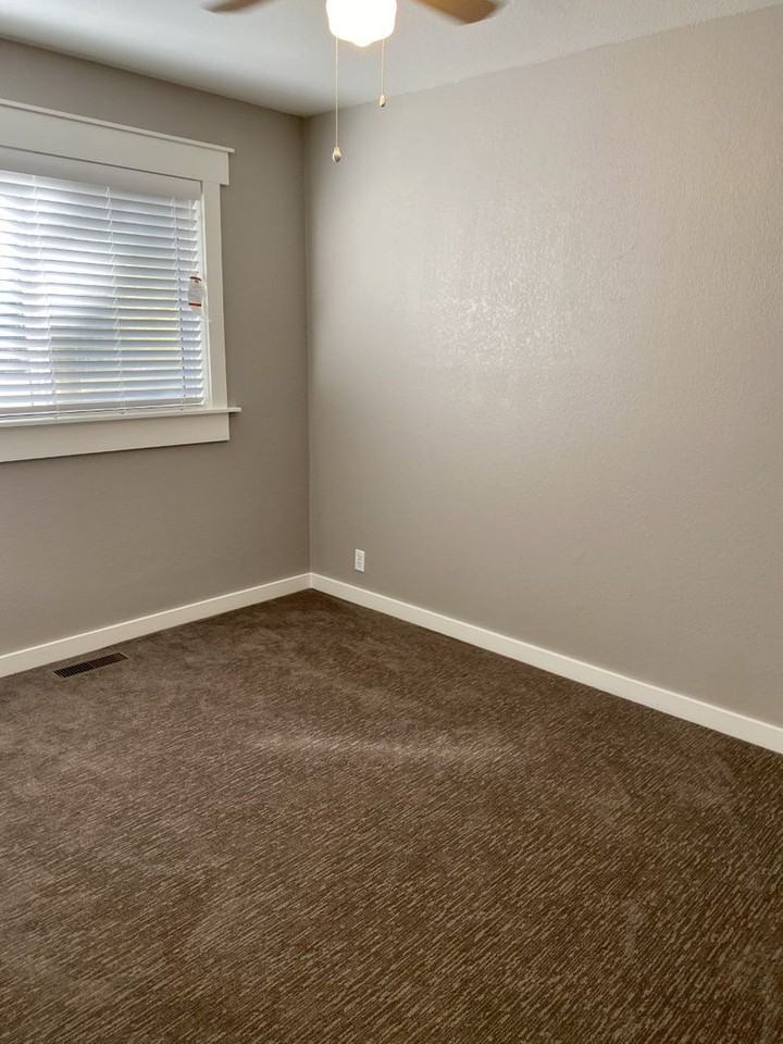 5163 Westside Rd - Photo 6 of 12