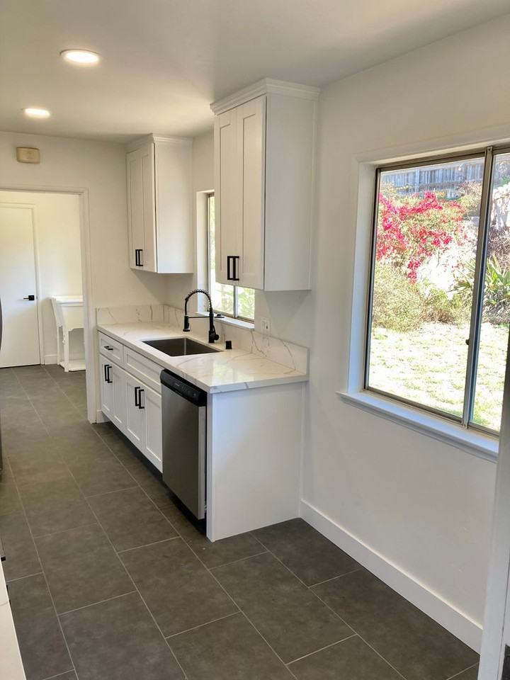 2361 Deerpark Dr - Photo 4 of 20