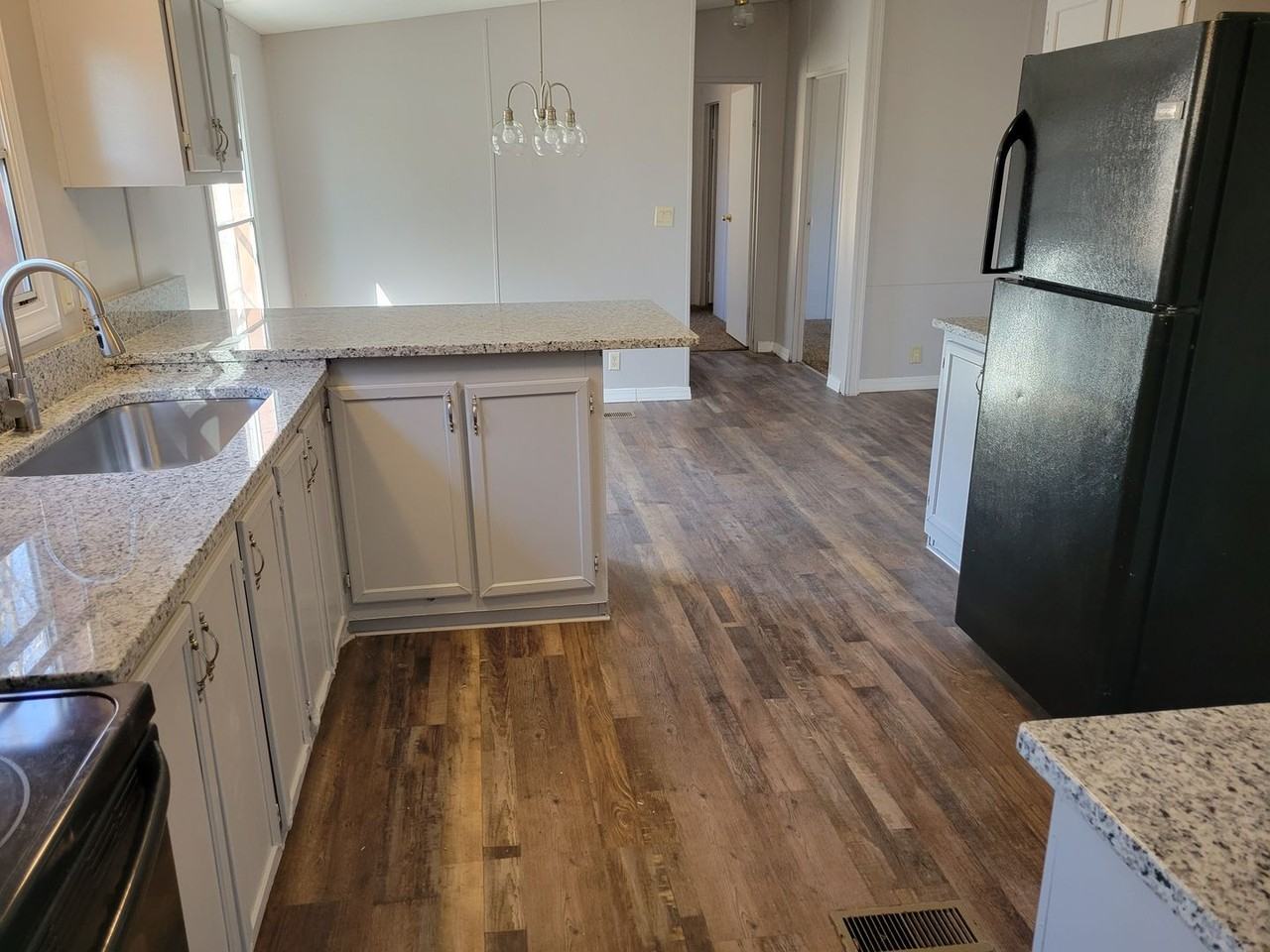 107 Dave Mccracken Rd - Photo 2 of 19