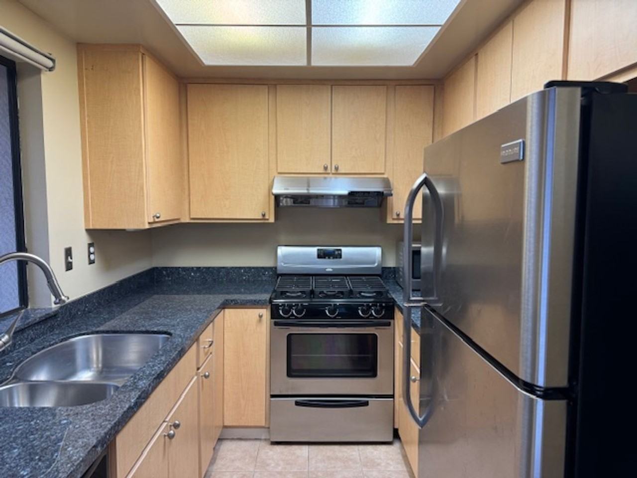 565 Churchill Downs Ct - Photo 3 of 28