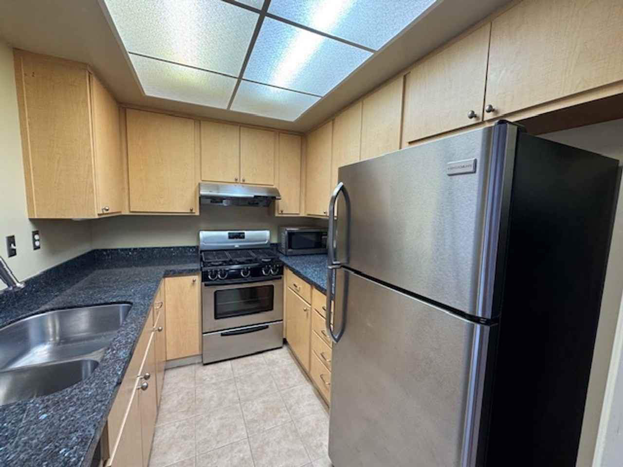 565 Churchill Downs Ct - Photo 5 of 28