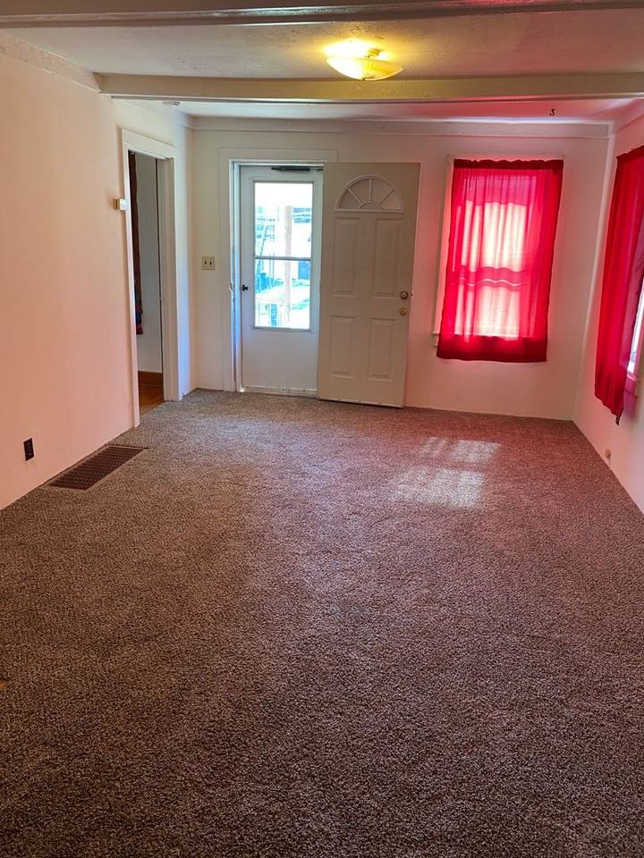 520 Easton St - Photo 2 of 9