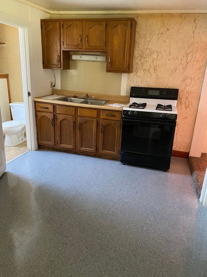 520 Easton St - Photo 3 of 9