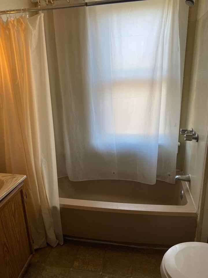 520 Easton St - Photo 7 of 9