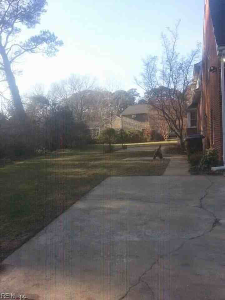5135 Lake Shores Rd - Photo 7 of 11