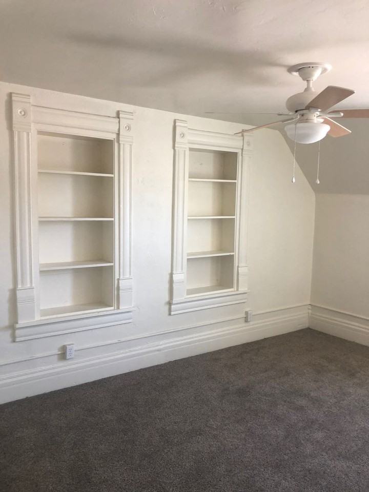 440 W 1st N - Photo 3 of 19