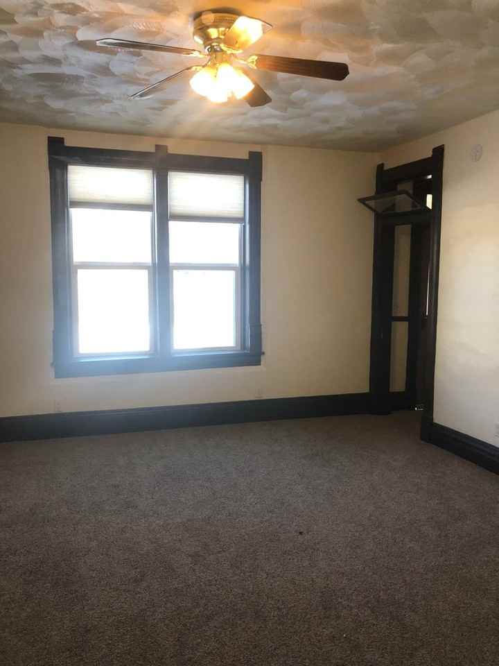 440 W 1st N - Photo 7 of 19