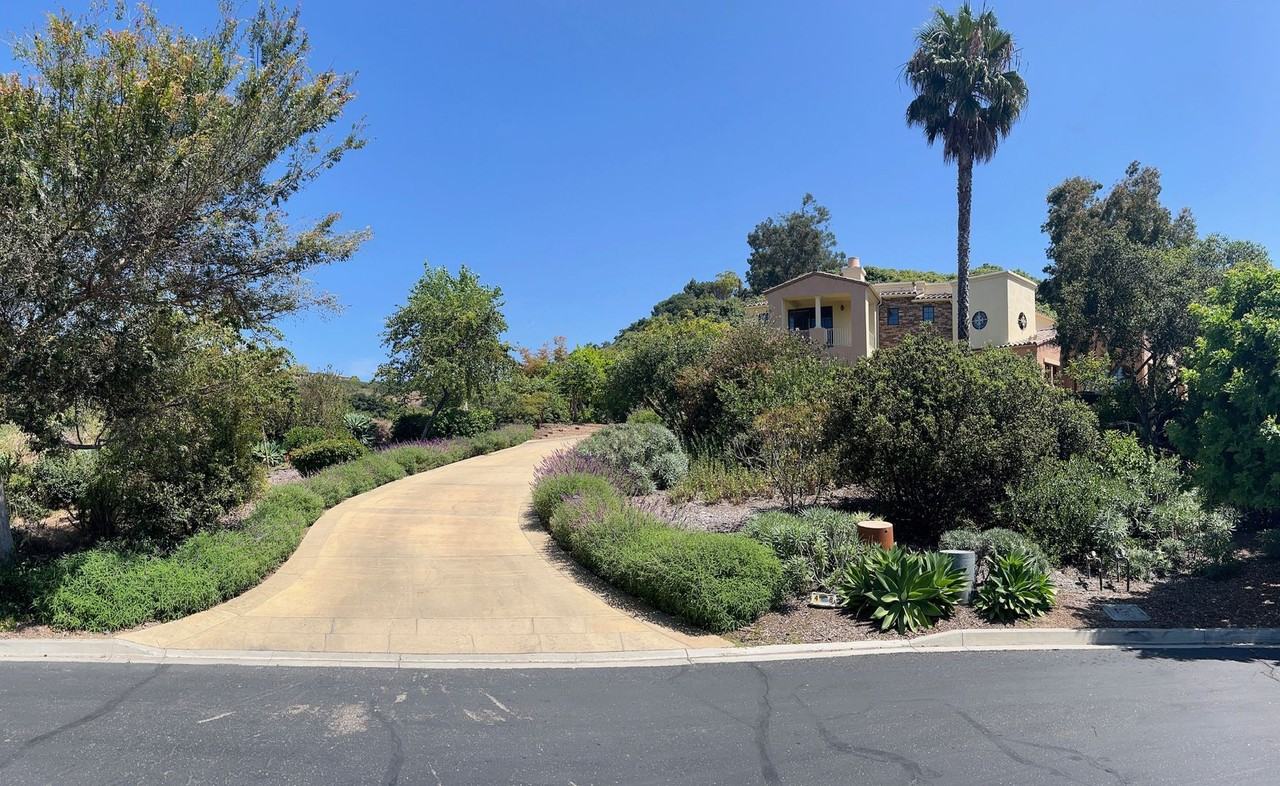 4698 Granada Way - Photo 2 of 50