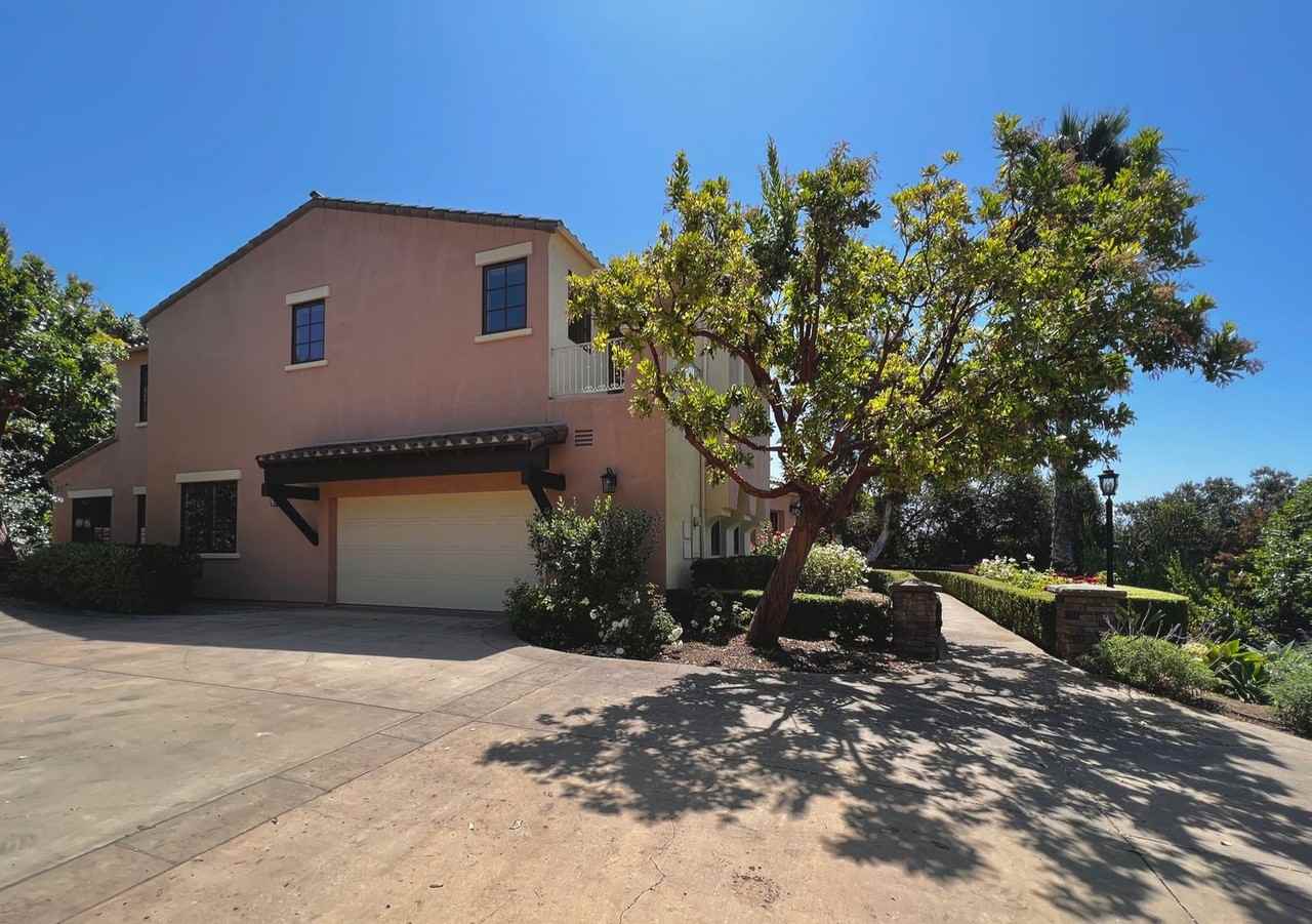 4698 Granada Way - Photo 3 of 50