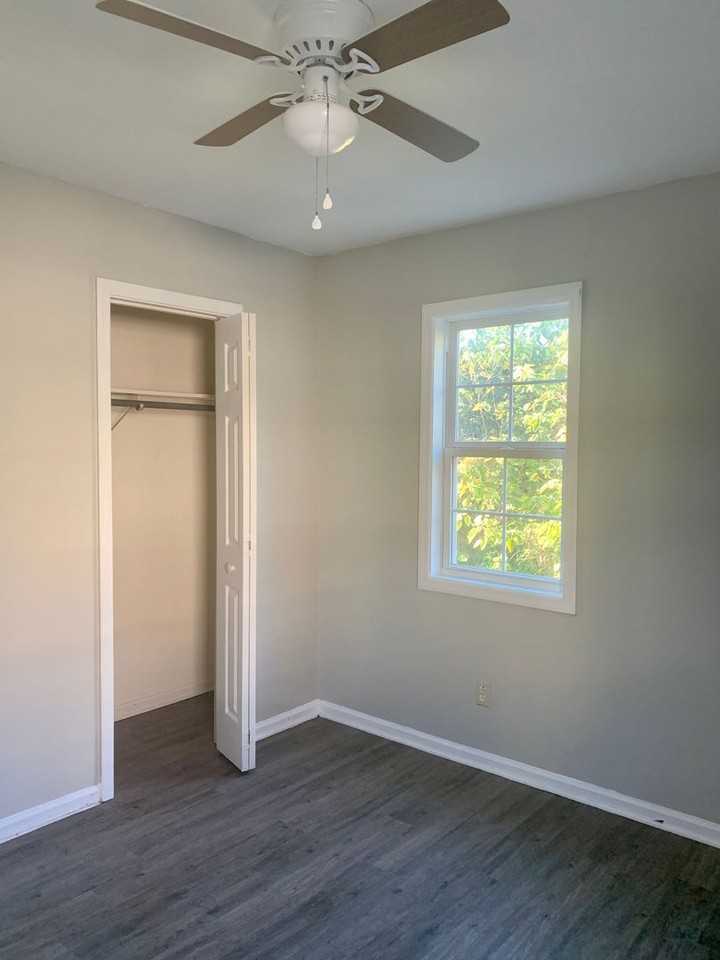 1202 Bay St - Photo 4 of 23