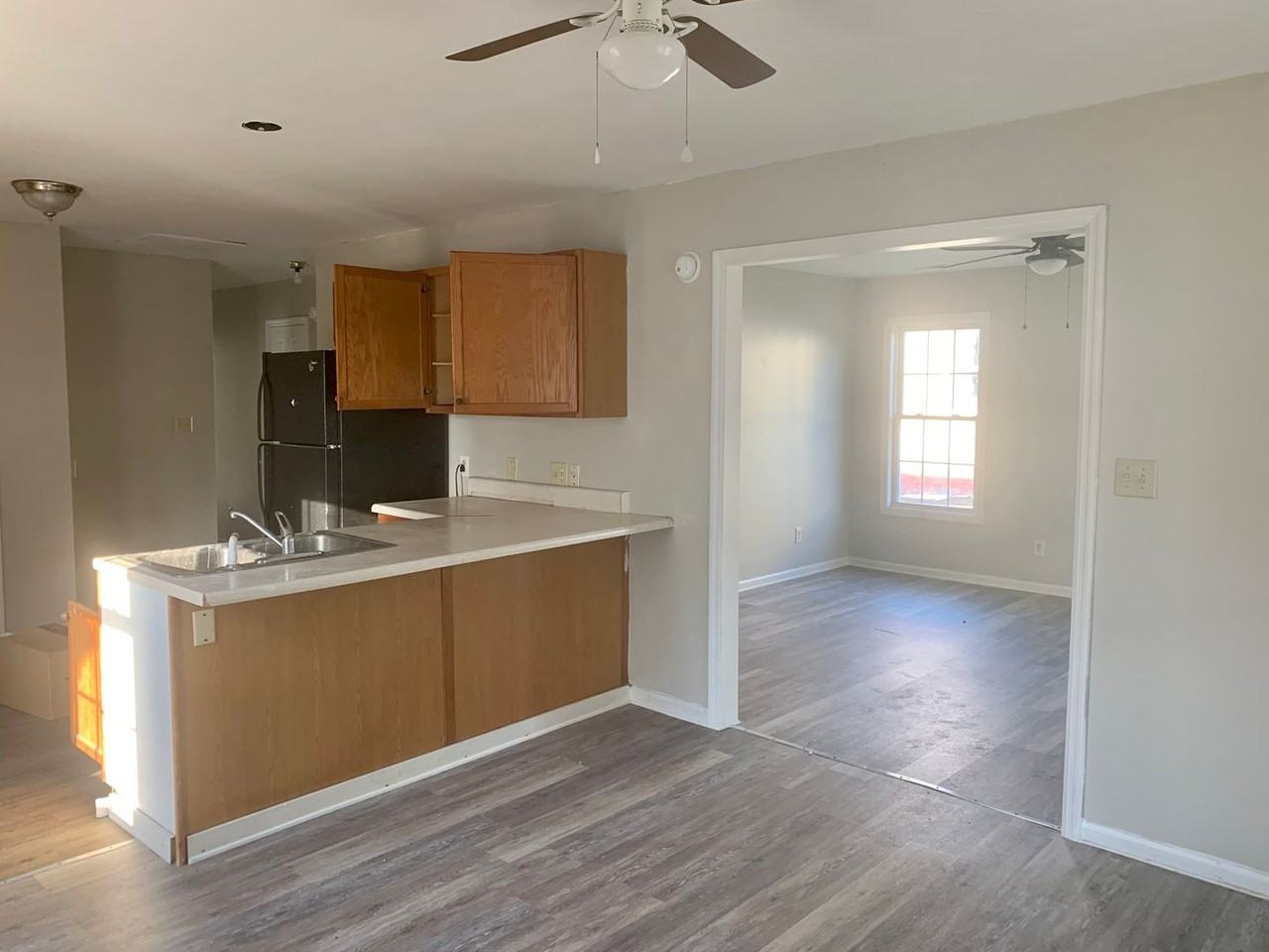 1202 Bay St - Photo 4 of 23