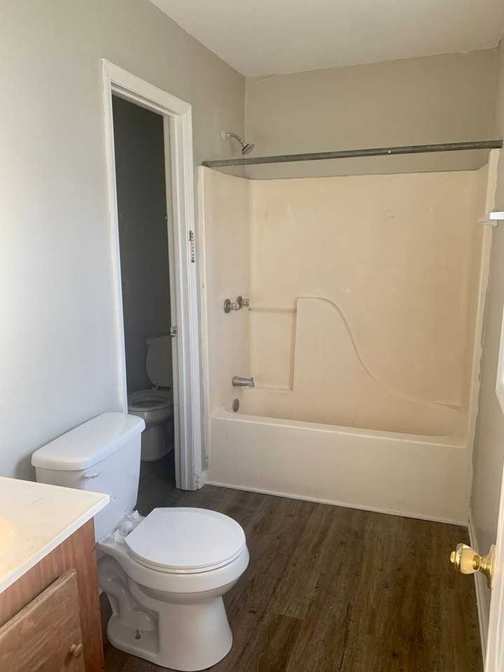 1202 Bay St - Photo 5 of 23
